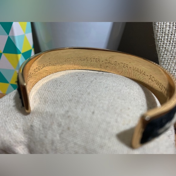 Illumination Cuff - Picture 4 of 6